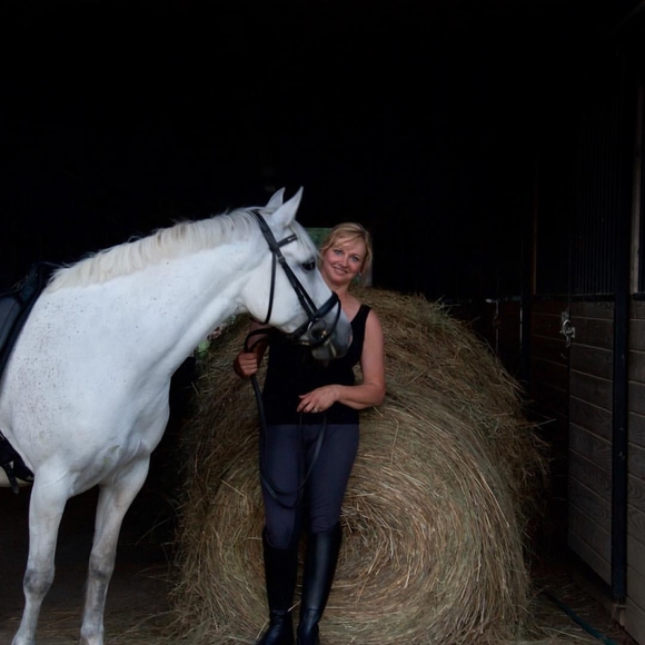 Meet your Posher, Linda - Picture 1 of 1